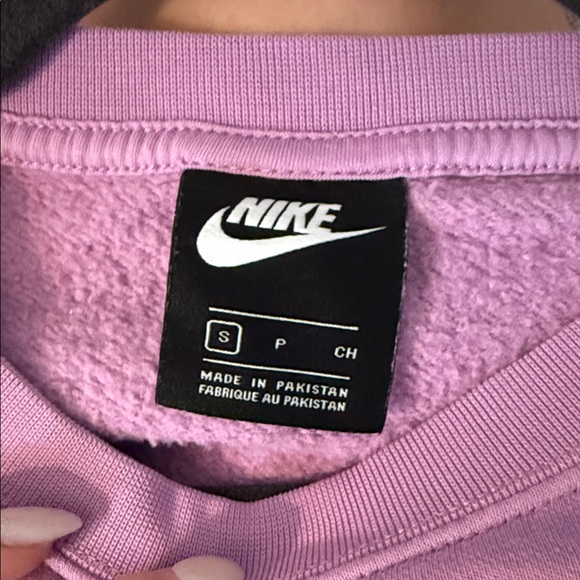 Nike Women's Lavender Sweatshirt - Picture 3 of 3
